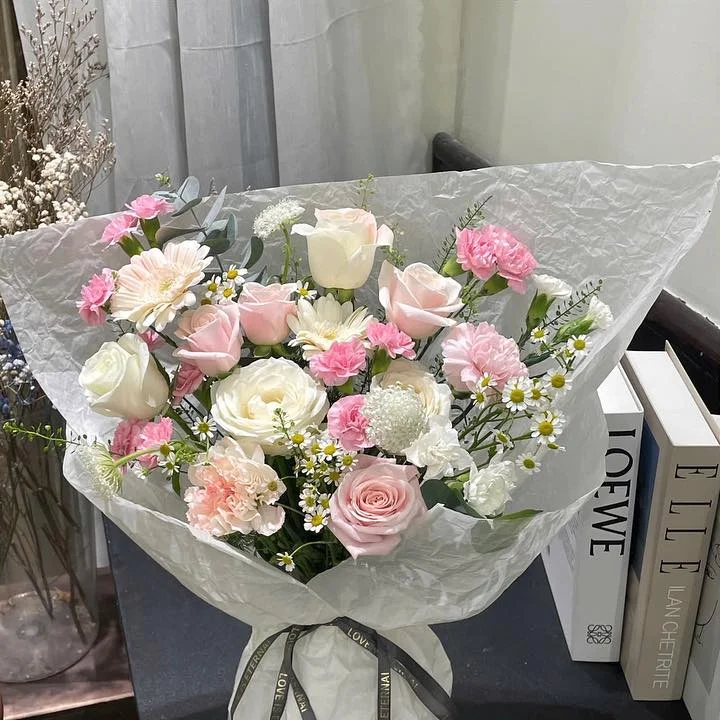 Hồng Trắng Phấn Giấy Mờ